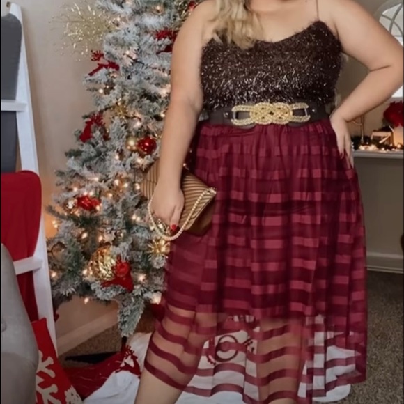 new burgundy skirt - Picture 2 of 2